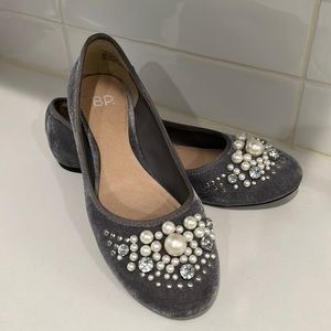 BP FLATS GREY VELVET WITH PEARLS size 7